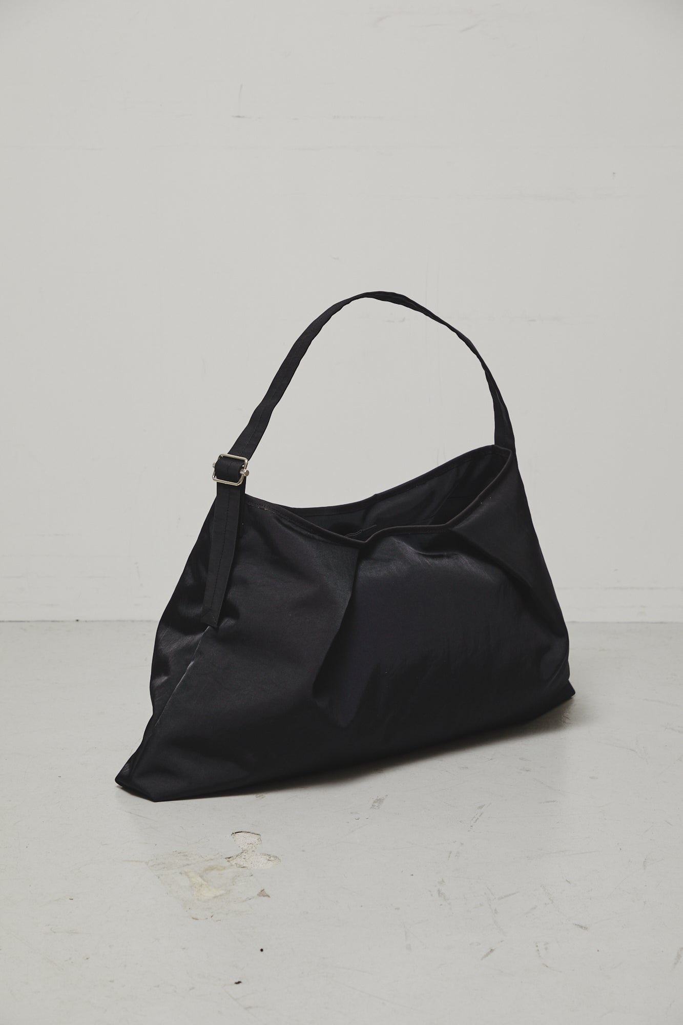 PLEATS SHOULDER BAG